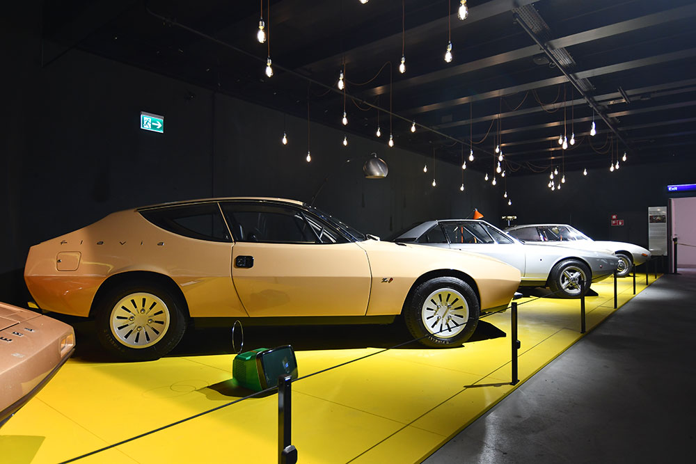 Accende ist Beleuchtungspartner der Ausstellung «Italo Design 1968−1978» im Verkehrshaus Luzern